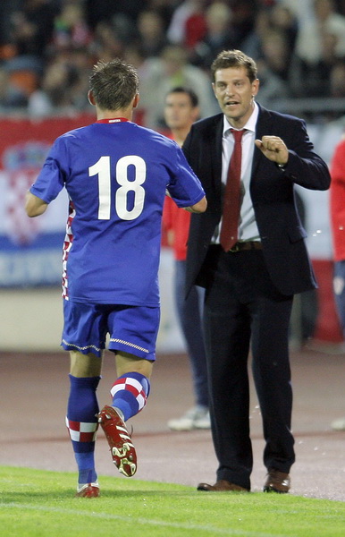 Minsk, 120809.
Stadion Dinamo Minsk
Kvalifikacijska nogometna utakmica za Svjetsko nogometno prvenstvo 2010. Bjelorusija – Hrvatska.
Na fotografiji: Ivica Olic i Slaven Bilic.
Foto : Jakov Prkic / Cropix Minsk, 120809.
Stadion Dinamo Minsk
Kvalifikacijska nogometna utakmica za Svjetsko nogometno prvenstvo 2010. Bjelorusija – Hrvatska.
Na fotografiji: Ivica Olic i Slaven Bilic.
Foto : Jakov Prkic / Cropix