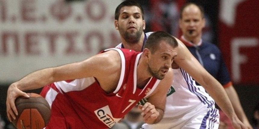 Nikola Vujčić i Felipe Reyes (Foto: Reuters)