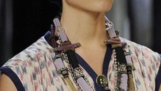 Ogrlica sa stavom (Moda.hr)