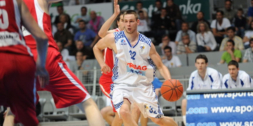 Zadar, 250510. Dvorana Kresimira Cosica, treca polufinalna utakmica izmedju Zadra i Cedevite. Na fotografiji: Marko Car igrac Zadra u napadu Foto: Andrija Lucic / CROPIX