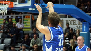 KK Zadar – Real Madrid, umirovljenje dresova 10 (Giuseppe Giergia) i 11 (Kresimir Cosic), Foto; Mladen Malik KK Zadar – Real Madrid, umirovljenje dresova 10 (Giuseppe Giergia) i 11 (Kresimir Cosic), Foto; Mladen Malik
