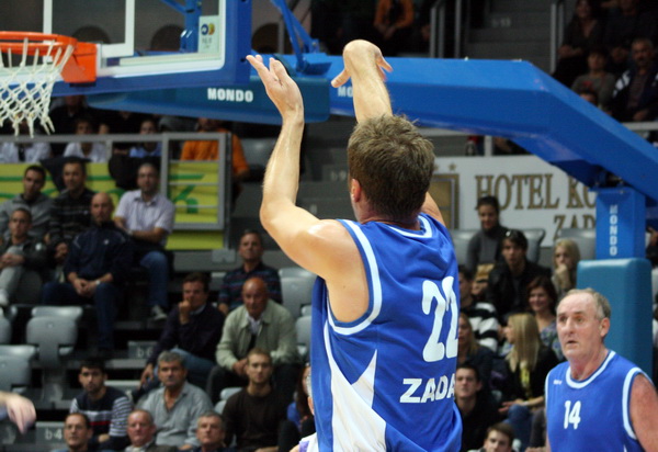 KK Zadar – Real Madrid, umirovljenje dresova 10 (Giuseppe Giergia) i 11 (Kresimir Cosic), Foto; Mladen Malik KK Zadar – Real Madrid, umirovljenje dresova 10 (Giuseppe Giergia) i 11 (Kresimir Cosic), Foto; Mladen Malik