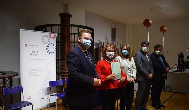 STEM, uručenje ugovora