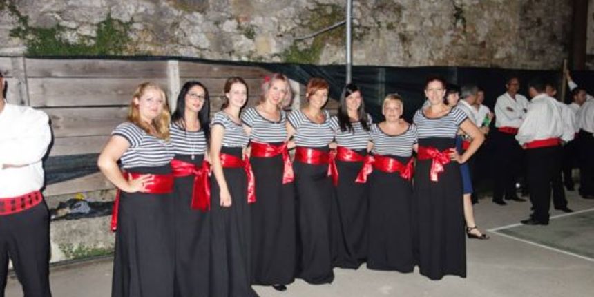 Klapa Luna iz Kožina, foto: radiodrnis.hr Klapa Luna iz Kožina, foto: radiodrnis.hr