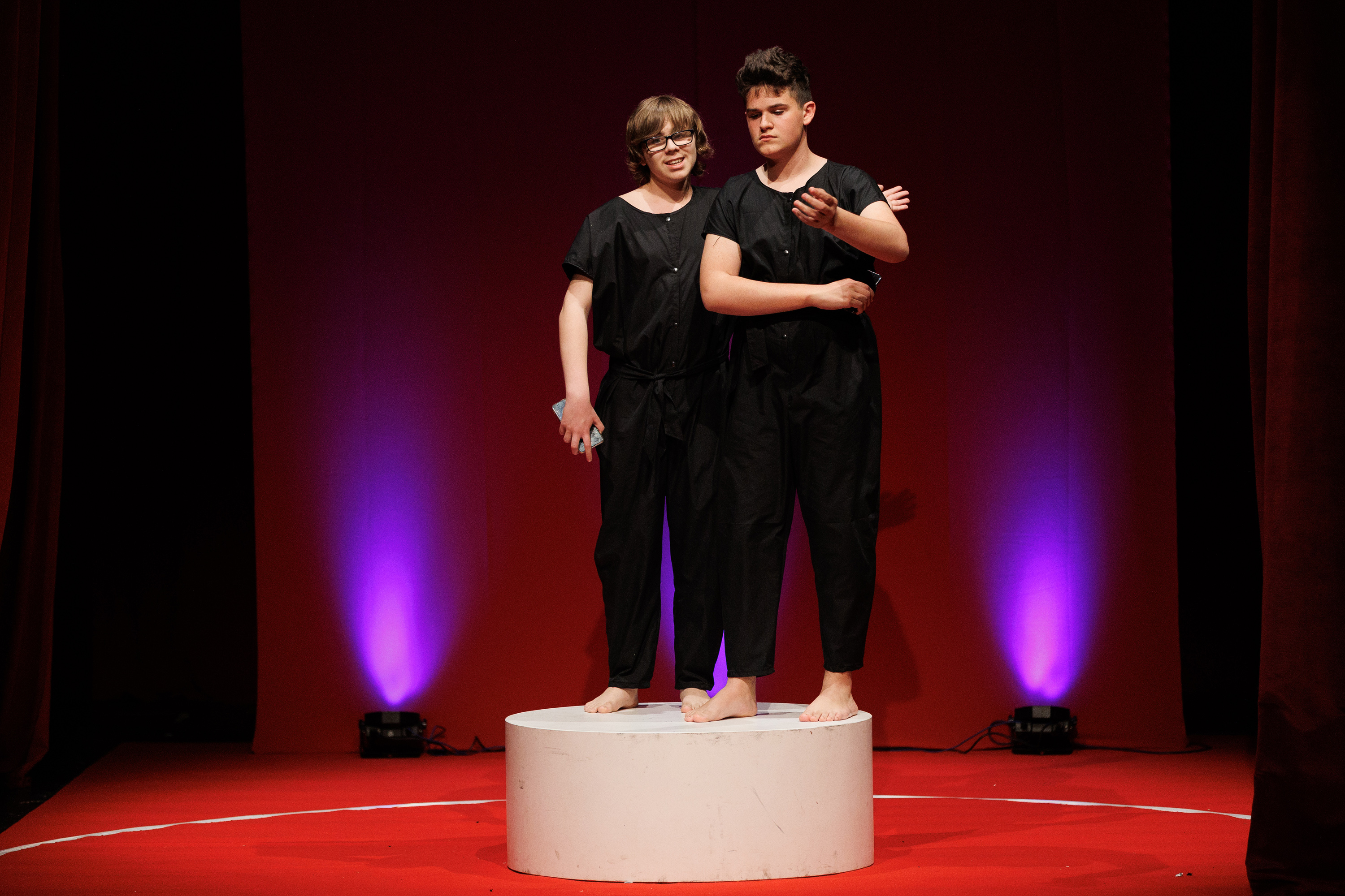 Igrajmo se: Zabranjeno mlađima od 15 strana A