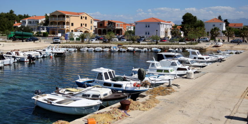 Zadar, 100511.OPCINA VIR. U vjecnici opcinske zgrade u Viru odrzana je prezentacija Strategije razvoja turizma Opcine Vir.Na slici:  centar Vira.Foto: Vladimir Ivanov / CROPIX