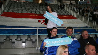 Košarkaši i navijači KK Zadar podržali akciju #birajzadar Košarkaši i navijači KK Zadar podržali akciju #birajzadar