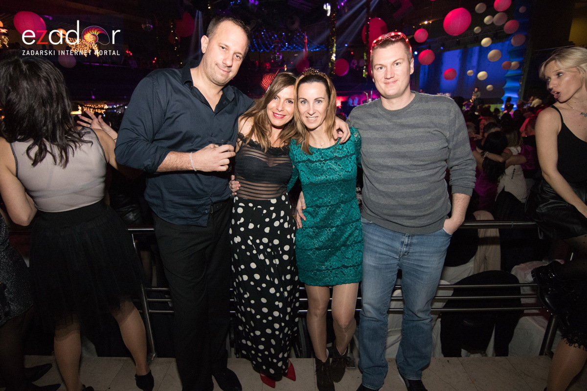 Ludnica u Saturnusu: Najbolji doček u svemiru i šire Ludnica u Saturnusu: Najbolji doček u svemiru i šire