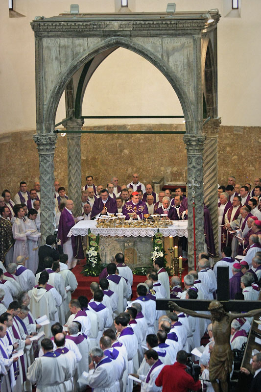 Posljednji ispraćaj nadbiskupa Ivana Prenđe (foto: Marin Gospić)