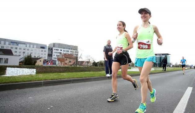 Proljetni polumaraton VIP Zagreb21 startao ispred Nacionalne sveučilišne knjižnice