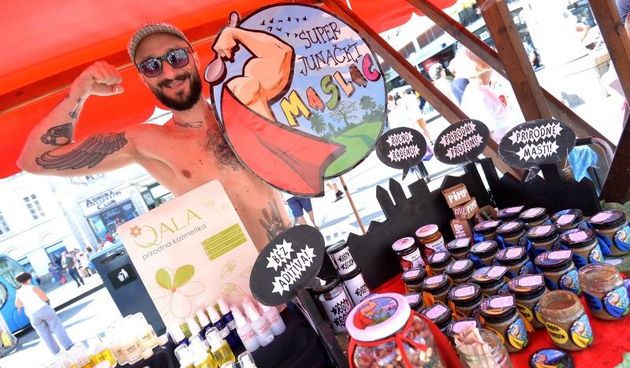 Vise od 100 domacih i inozemnih izlagaca zdrave hrane, ekoloskih proizvoda i kozmetike koja nije testirana na zivotinjama predstavit ce se danas i sutra na ZeGeVege festivalu na Trgu bana Jelacica. Photo: Marko Lukunic/PIXSELL