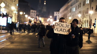 Zagreb, 040311.
Ilica.
Peti po redu, protuvladin prosvjed tzv. facebook grupe.
Na fotografiji: Prosvjednici na Trgu zrtava fasizma idu prema sredisnjici HDZ-a.
Foto: Boris Kovacev / CROPIX Zagreb, 040311.
Ilica.
Peti po redu, protuvladin prosvjed tzv. facebook grupe.
Na fotografiji: Prosvjednici na Trgu zrtava fasizma idu prema sredisnjici HDZ-a.
Foto: Boris Kovacev / CROPIX