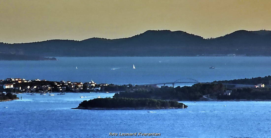 Križ, zalazak Puntamika, foto: Leonard Kvarantan Križ, zalazak Puntamika, foto: Leonard Kvarantan