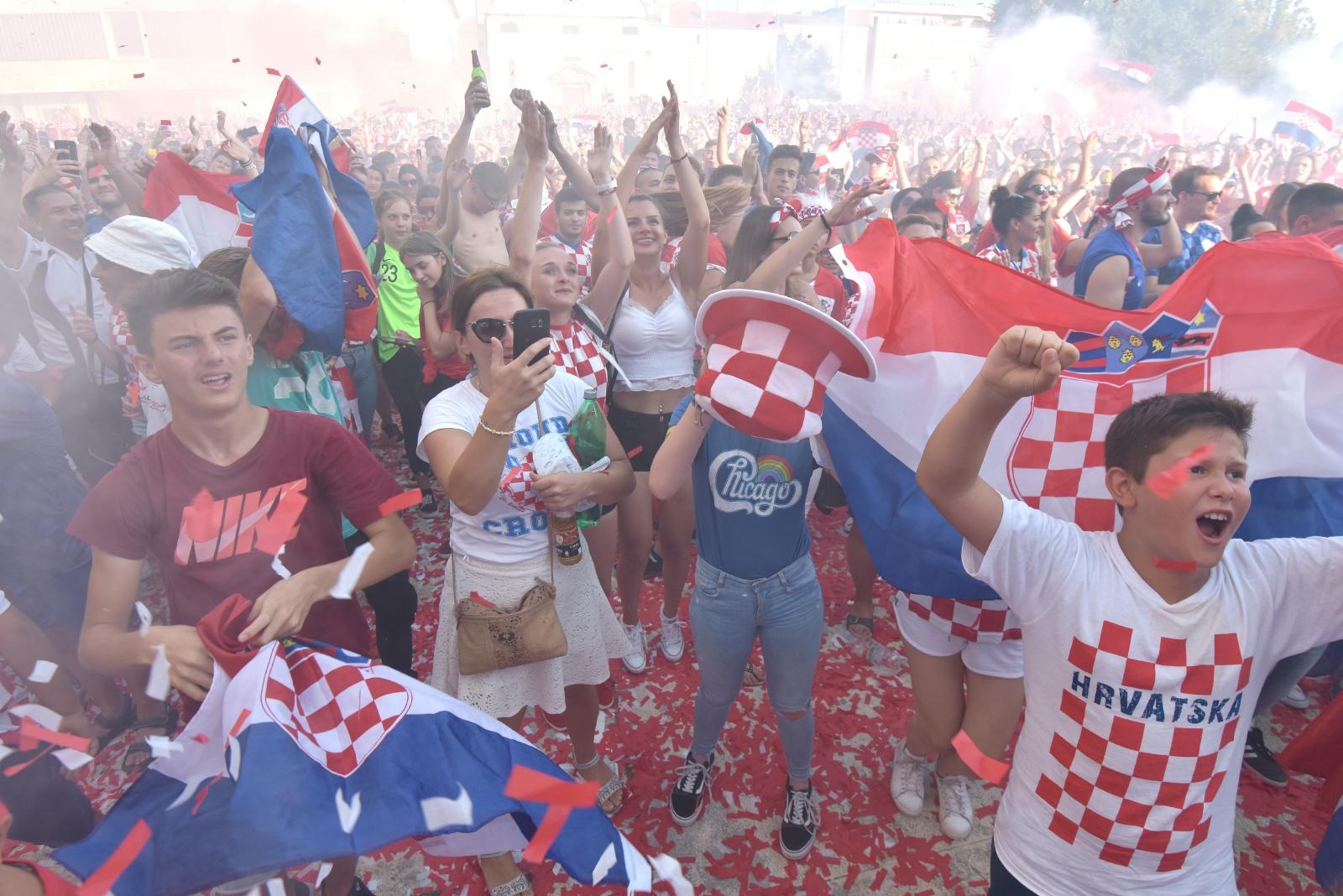 Tisuće Zadrana na Forumu navijalo za Vatrene u finalu Svjetskog prvenstva Tisuće Zadrana na Forumu navijalo za Vatrene u finalu Svjetskog prvenstva