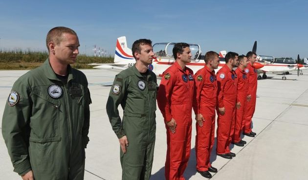 Zagreb: Članovi Krila Oluje vratili se u Hrvatsku nakon osvojene nagrade na vojnom aeromitingu