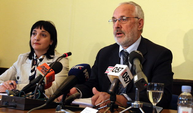 Zadar, 200510.
U povodu Europskog dana pomorstva koji se obiljezava 20. svibnja konferenciju za novinare   u Velikoj vijecnici Zadarske zupanije na temu sigurnost plovidbe i zastita Jadrana odrzat je drzavni tajnik Mario Babic.
Na fotografiji : Marina Hal