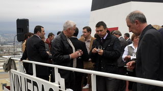 Rijeka, 251011.
U rijeckom brodogradilistu 3. maj danas je Tankerska plovidba Zadar preuzela tanker Vinjerac porinut krajem svibnja. Rijec je o drugom istovjetnom tankeru izgradjenom u 3. maju za zadarskog narucitelja. Sluzi za prijevoz nafte, naftnih pre Rijeka, 251011.
U rijeckom brodogradilistu 3. maj danas je Tankerska plovidba Zadar preuzela tanker Vinjerac porinut krajem svibnja. Rijec je o drugom istovjetnom tankeru izgradjenom u 3. maju za zadarskog narucitelja. Sluzi za prijevoz nafte, naftnih pre