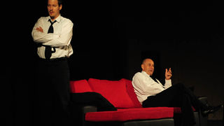 Zadar, 15.07.2013. snimio: Nenad Marčev 
TEATAR RUGANTINO, Zagreb 
Jordan Cvetanović: TERAPIJA 
redateljica: Maja Šimić 
igraju: Gordana Gadžić, 
Siniša Popović, Luka Dragić 
Dvorište Providurove palače