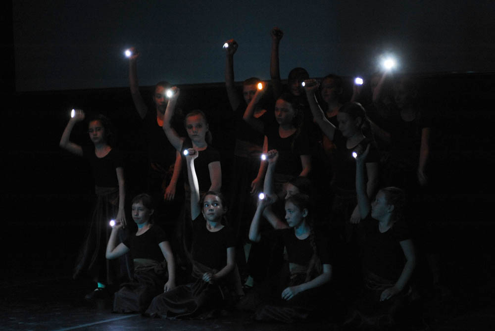 Zadar, 12.5.2012. snimio: Nenad Marčev
1. Zadarski plesni festival
(In memoriam Nives Šimatović-Predovan)
Dvorana Kazališta lutaka Zadar Zadar, 12.5.2012. snimio: Nenad Marčev
1. Zadarski plesni festival
(In memoriam Nives Šimatović-Predovan)
Dvorana Kazališta lutaka Zadar