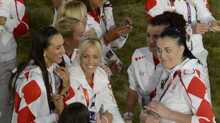 London, 270712.
Olimpijski stadion.
Svecano otvaranje Olimpijskih Igra u Londonu.
Na fotografiji: hrvatski sportasi u defileu, rukometni golman Venio Losert nosi zastavu.
Foto: Drago Sopta / CROPIX