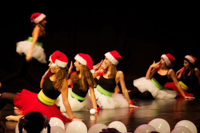 Plesna cestitka Zadarskog plesnog ansambla Plesna cestitka Zadarskog plesnog ansambla