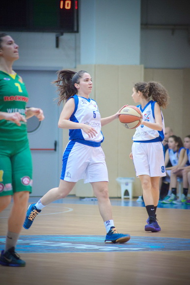 A-1 liga, 4. kolo: ŽKK Zadar – ŽKK Pula 78-40. Ivana Dujić i Nika Jelenković. Foto: Iva Perinčić A-1 liga, 4. kolo: ŽKK Zadar – ŽKK Pula 78-40. Ivana Dujić i Nika Jelenković. Foto: Iva Perinčić