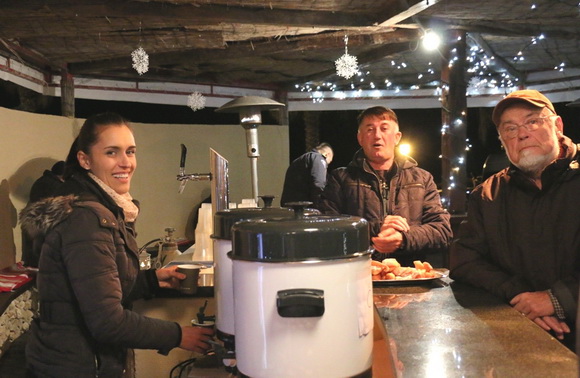 Virani 2016. godinu dočekali uz Lidiju Bačić, Leteći odred i spektakularan vatromet Virani 2016. godinu dočekali uz Lidiju Bačić, Leteći odred i spektakularan vatromet