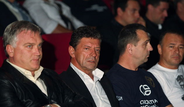 Zadar, 121012.
Kazaliste lutaka Zadar. Povodom 57. rodjendana generala Ante Gotovine Udruga Zene u Domovinskom ratu-Zadar, organizira kulturnu vecer pod nazivom: Generale, uvijek smo u mislima s vama.
Na slici: Zeljko Dilber prijatelj generala Gotovine.
F