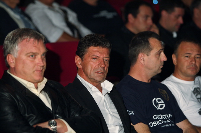 Zadar, 121012.
Kazaliste lutaka Zadar. Povodom 57. rodjendana generala Ante Gotovine Udruga Zene u Domovinskom ratu-Zadar, organizira kulturnu vecer pod nazivom: Generale, uvijek smo u mislima s vama.
Na slici: Zeljko Dilber prijatelj generala Gotovine.
F Zadar, 121012.
Kazaliste lutaka Zadar. Povodom 57. rodjendana generala Ante Gotovine Udruga Zene u Domovinskom ratu-Zadar, organizira kulturnu vecer pod nazivom: Generale, uvijek smo u mislima s vama.
Na slici: Zeljko Dilber prijatelj generala Gotovine.
F