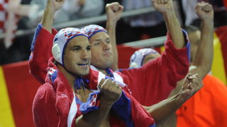 Zagreb, 110910.
Bazen Mladosti na Savi.
29. Europsko prvenstvo u vaterpolu.
Finalna utakmica za pobjednika Europskog prvenstva u vaterpolu  Hrvatska – Italija. 
Na slici: igraci slave.
Foto:  Drago Sopta / CROPIX