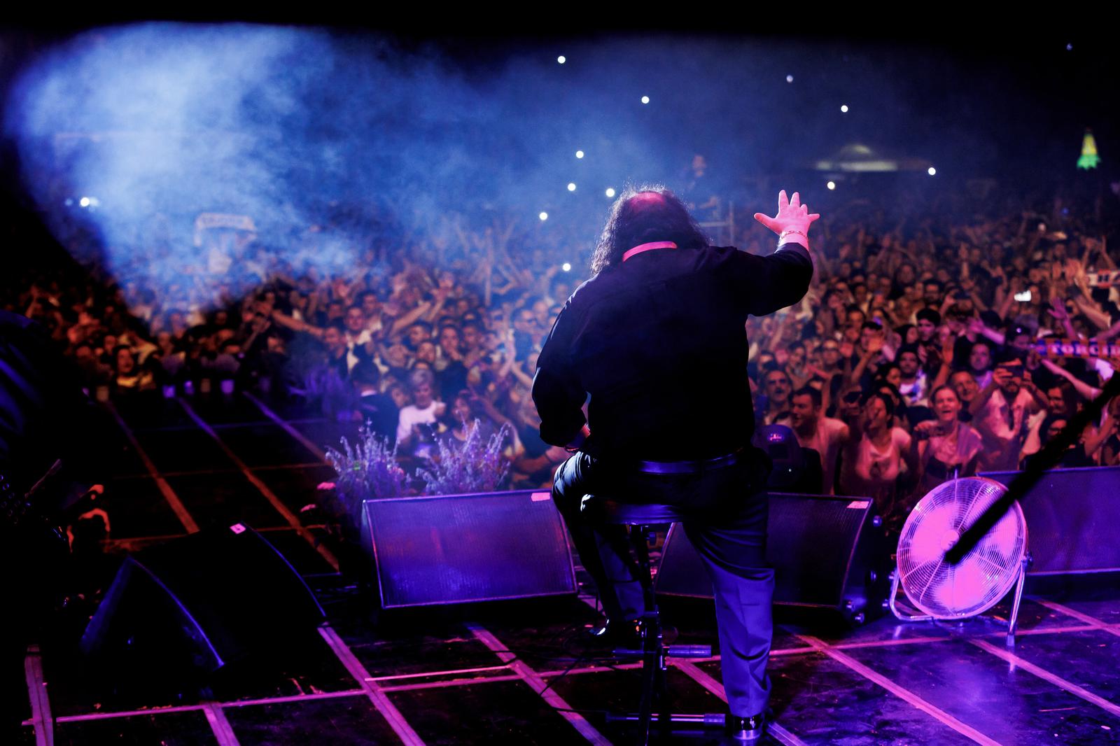 Mišo Kovač i prijatelji na Starom placu u Splitu Mišo Kovač i prijatelji na Starom placu u Splitu