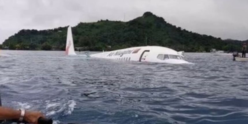Avion sletio  u lagunu, promašio pistu