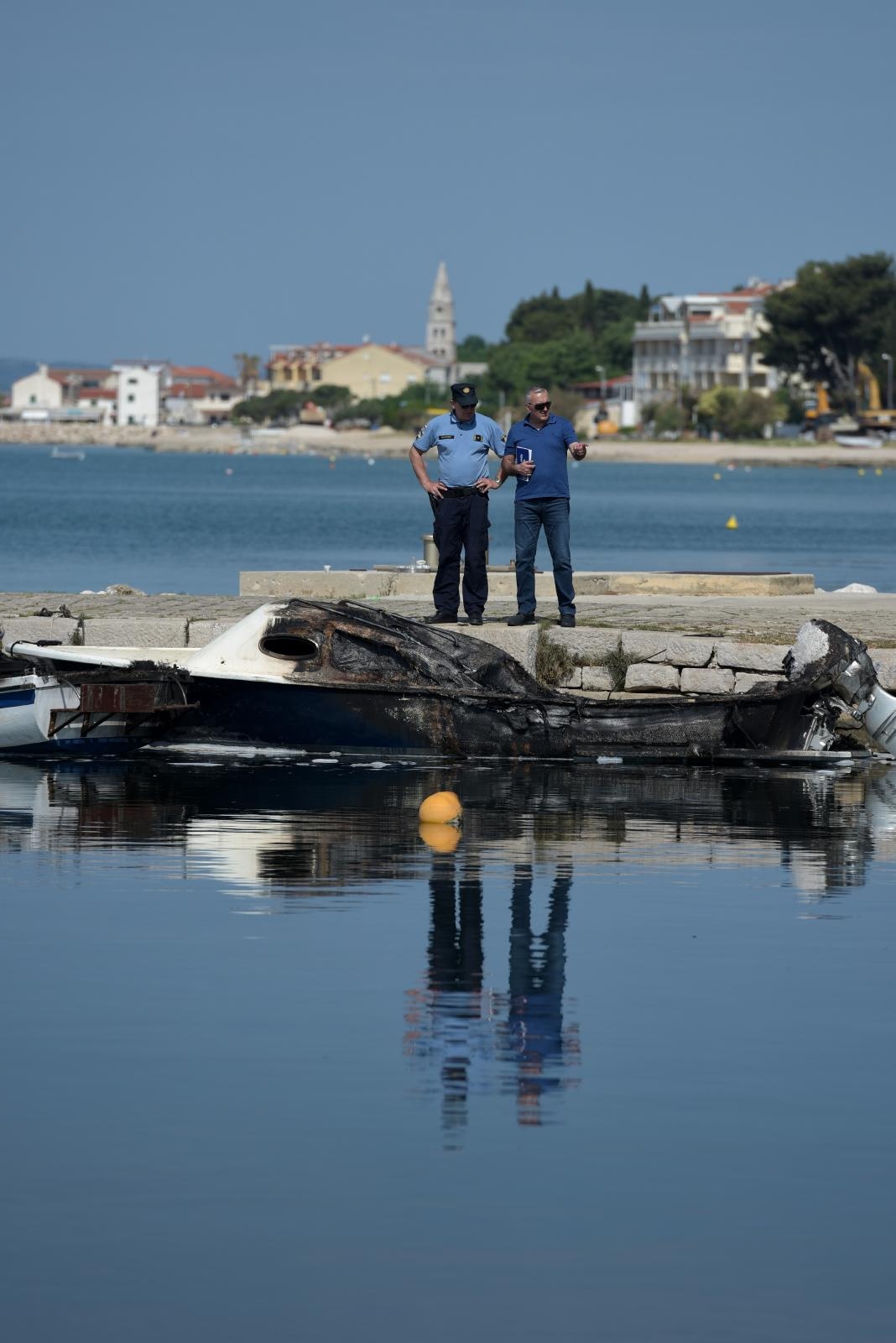 Sv. Filip i Jakov: Požar zahvatio brodice u luci od kojih su tri potonule