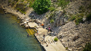 Mario Možnik i njegovi kolege sportaši otvorili su sezonu Bungee Jumpinga sa starog Masleničkom mosta