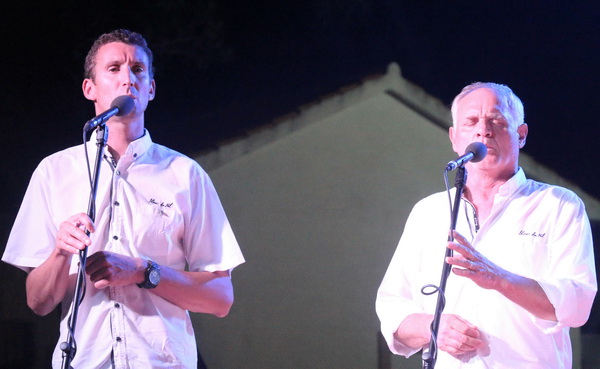 Virsko ljeto 2016: Tomislav Bralić i klapa Intrade oduševili 12 tisuća obožavatelja na virskoj rivi Virsko ljeto 2016: Tomislav Bralić i klapa Intrade oduševili 12 tisuća obožavatelja na virskoj rivi