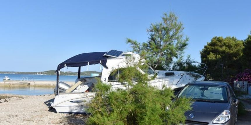 Pijan gliserom izletio na šibensku plažu Jadrija