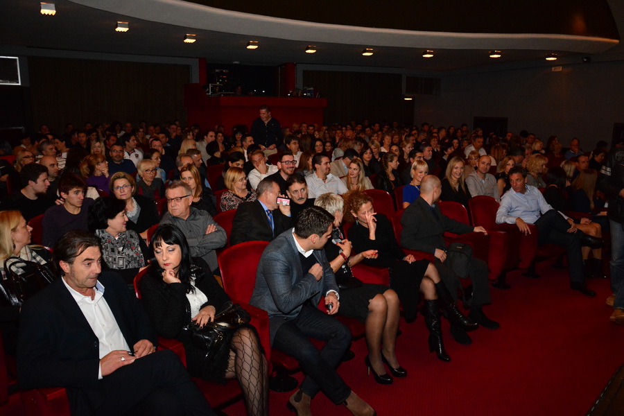 Gibonni nastupio u HNK Zadar, foto: Iva Perinčić Gibonni nastupio u HNK Zadar, foto: Iva Perinčić