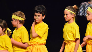 Premijera predstave Ružno pače u izvedbi radionice Donatolina