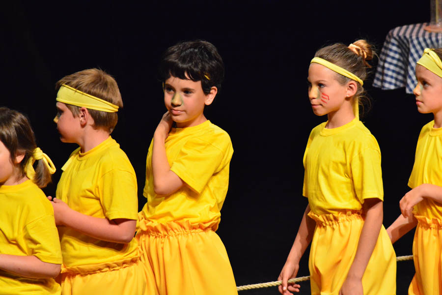 Premijera predstave Ružno pače u izvedbi radionice Donatolina