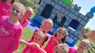 Libretići na snimanju spota u Ponylandu Libretići na snimanju spota u Ponylandu