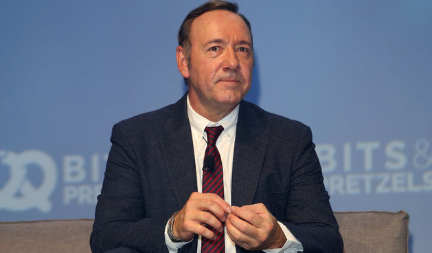 Konačni pad Kevina Spaceyja: Glumac Anthony Rapp prvi je izašao u javnost s opttužbama da ga je Kevin Spacey seksualno napastovao prije 30-ak godina, a nije dugo trebalo da se jave i drugi. Nakon što je više od 20 muškaraca u javnosti otkrilo kako ih je S