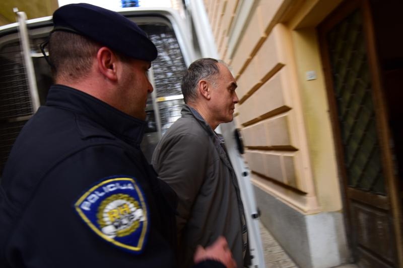 Zlatko Svirčić osumnjičen zbog dvostrukog pokušaja ubojstva priveden je istražnom sucu, foto: Dino Stanin/PIXSELL Zlatko Svirčić osumnjičen zbog dvostrukog pokušaja ubojstva priveden je istražnom sucu, foto: Dino Stanin/PIXSELL