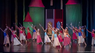 HNK Zadar: Bajka.hr Plesne udruge Gesta, Foto: Željko Karavida HNK Zadar: Bajka.hr Plesne udruge Gesta, Foto: Željko Karavida