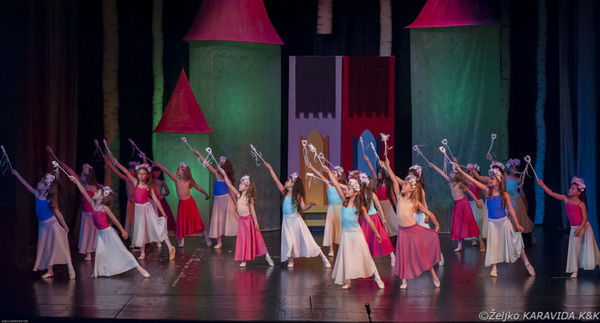 HNK Zadar: Bajka.hr Plesne udruge Gesta, Foto: Željko Karavida HNK Zadar: Bajka.hr Plesne udruge Gesta, Foto: Željko Karavida