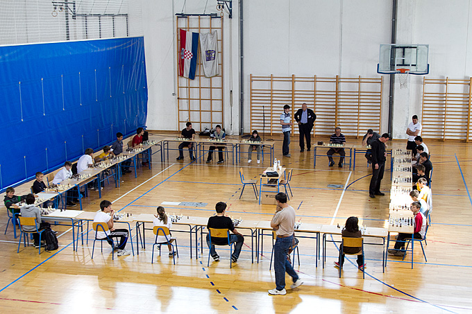 Bibinje: Alternativna sahovska simultanka 13. svibnja 2011, Foto: leo Banic Bibinje: Alternativna sahovska simultanka 13. svibnja 2011, Foto: leo Banic