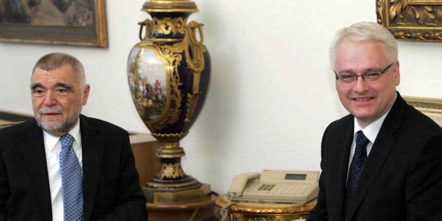 Zagreb, 180210.
Susret hrvatskog predsjednika Ive Josipovica i bivseg predsjednika Stjepana Mesica u Uredu Predsjednika.
Foto: FAH / POOL /Lana Slivar Dominic Zagreb, 180210.
Susret hrvatskog predsjednika Ive Josipovica i bivseg predsjednika Stjepana Mesica u Uredu Predsjednika.
Foto: FAH / POOL /Lana Slivar Dominic