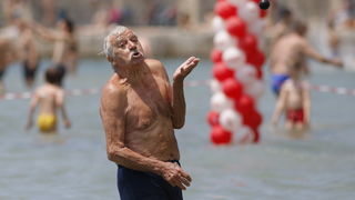 Split, 120611.
Na splitskim Bacvicama odrzano je 7. Prvenstvo svita u piciginu. Naslov pobjednika drugu godinu za redom osvojila je ekipa A1.
Foto: Ante Cizmic / CROPIX Split, 120611.
Na splitskim Bacvicama odrzano je 7. Prvenstvo svita u piciginu. Naslov pobjednika drugu godinu za redom osvojila je ekipa A1.
Foto: Ante Cizmic / CROPIX