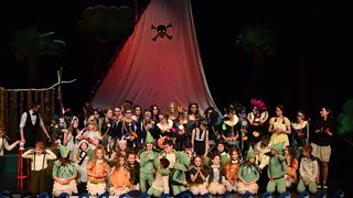 Kazališna udruga “Igrajmo se” u HNK Zadar premijerno je izvela predstavu Petar Pan