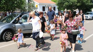 Tradicionalna procesija Tijelova ulicama Vira Tradicionalna procesija Tijelova ulicama Vira