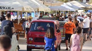 Primošten: Defile sudionika 2. Međunarodnog Fićo skupa Šibenik 2018. Primošten: Defile sudionika 2. Međunarodnog Fićo skupa Šibenik 2018.